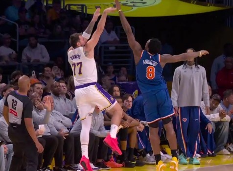 [焦点新闻]湖人克纽约：⚽越难，卢卡越投得进？