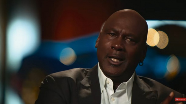 【体育简讯】乔丹：GOAT之争更多是营⭐销和炒作 这是一个空