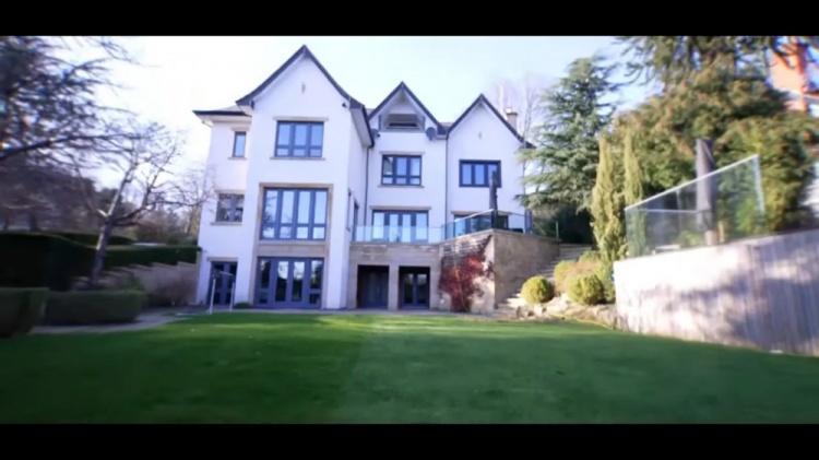 [赛事播报]太阳报：英国直播网红住进安东尼、博格巴曾经⬅️的