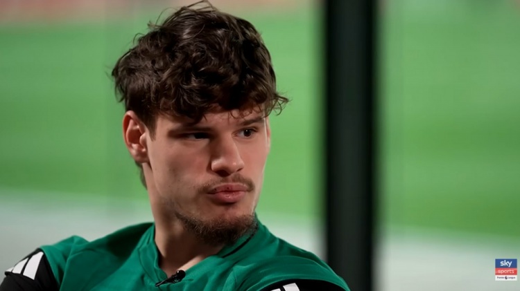 [有道理嘛?]凯尔凯兹：想在利物浦立即展示自己是错误 和罗伯逊聊了很多传中(图1)