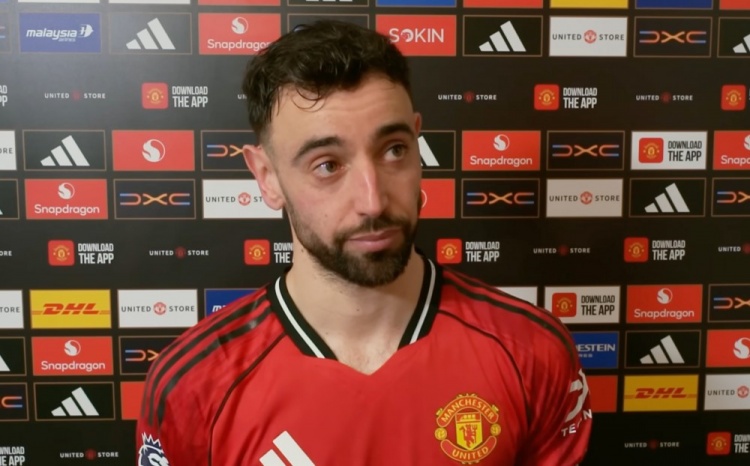 B费谈超越小贝纪录：很棒的成就，毕竟他是历史最出色传球手之一