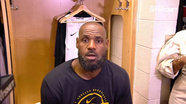 【有趣体育】末节仅1失误！詹姆斯：我们做到了不让火箭打出速度