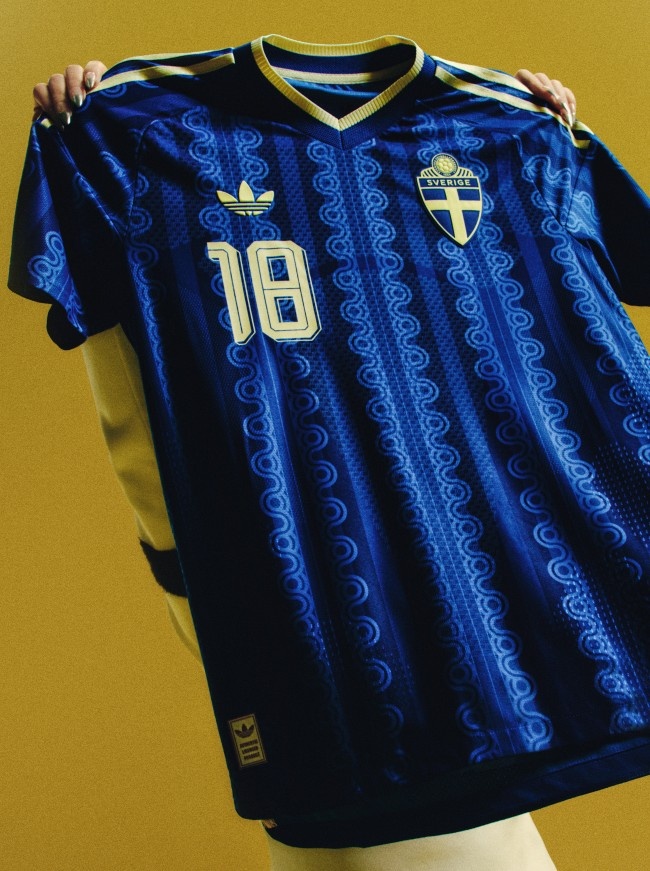 [最新提要]阿迪达斯发布⭐25支国家队客场球衣，梅西、卡拉菲奥里等人出镜(图5)