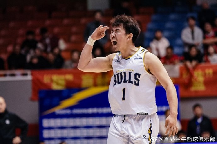 [体育头条]客场赢球帅照来袭 香港金牛锁定本赛季NBL常规赛积分榜头名