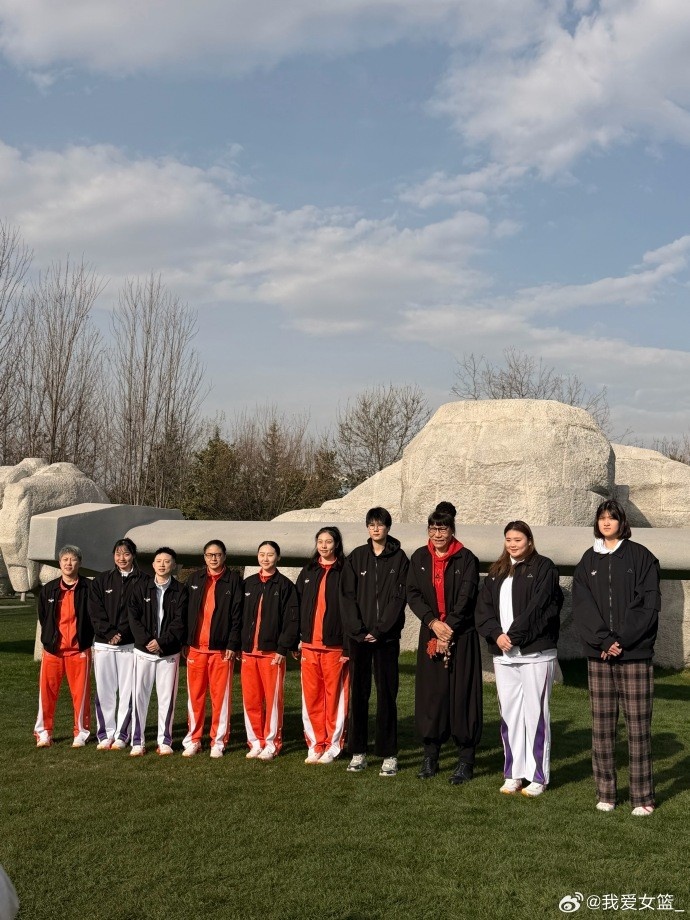 [体坛热讯]WCBA全明星公益校园行：走进西✌️北工业大学 