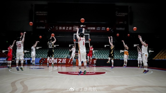 【有趣体育】丁彦雨航：退役让我一夜之间长大了 爱让我轻轻地放