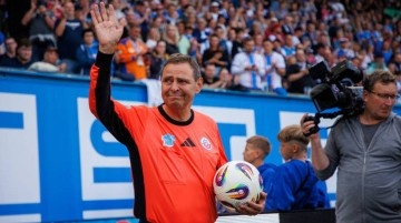 【最新体报】前裁判：如果裁判肉眼能看清楚就别用VAR，否则就