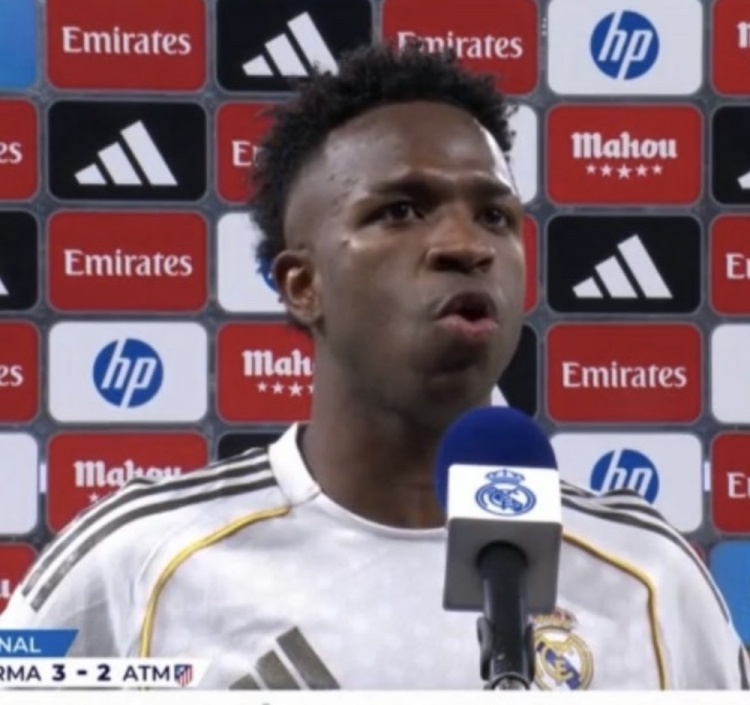 维尼修斯：弗洛伦蒂诺表示希望我梅开二度，今天我做到了