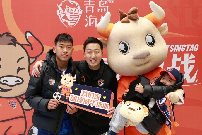 【赛事新鲜事】3.20青春⬆️足球场 幸运家庭走进内场 送上