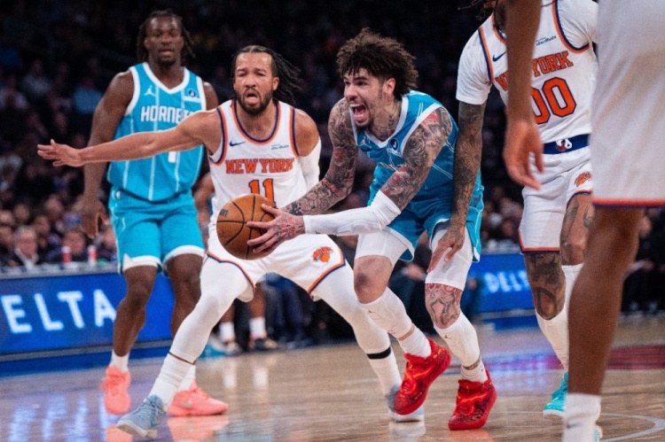 【赛事追踪】周四竞❗彩篮球强档：尼克斯盼三杀 黄蜂三军用命