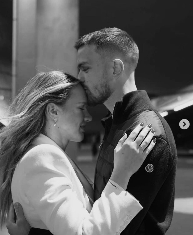 【深度报道】恭喜铁人外援瓦吉奇社媒晒照，向女友求婚成功✌️(图2)