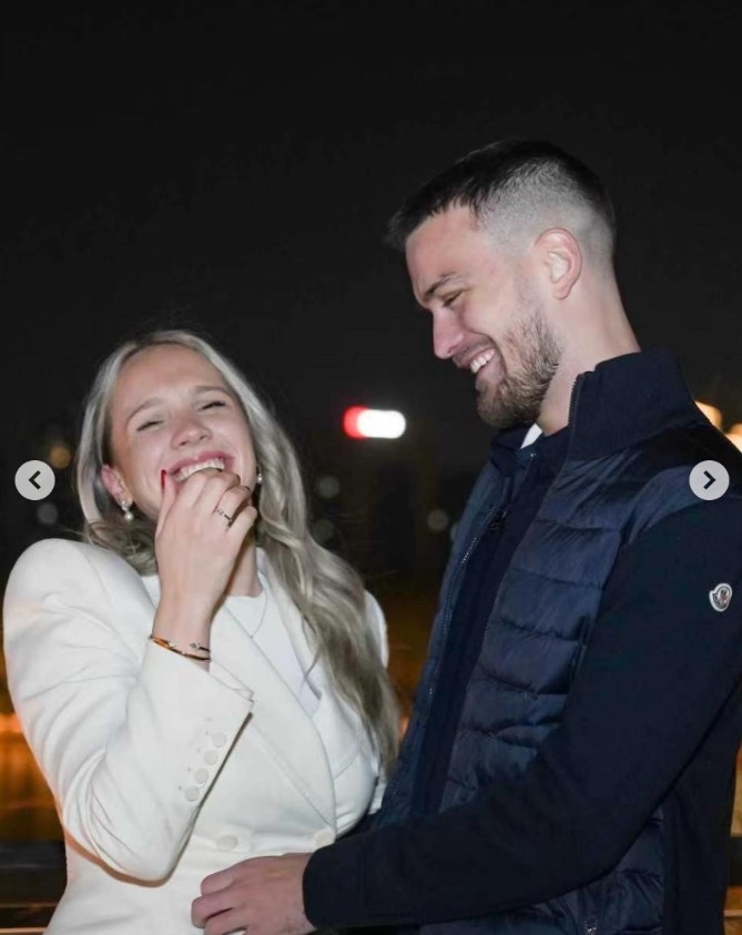 【深度报道】恭喜铁人外援瓦吉奇社媒晒照，向女友求婚成功✌️(图5)