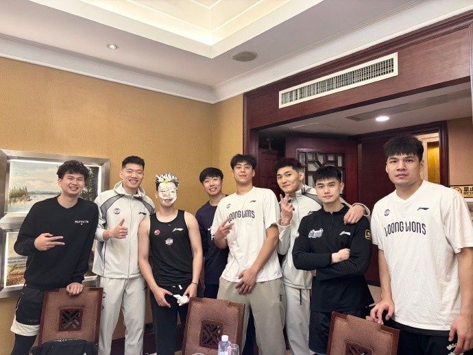 [赛事前线]继续在场上闪闪发亮吧！祝张兴亮22岁生日快乐！(图2)