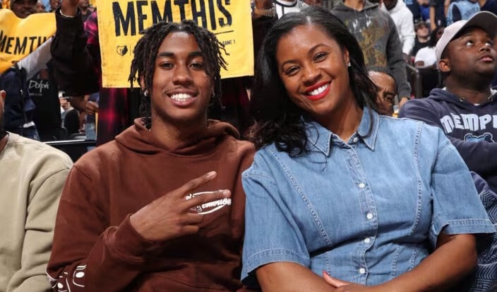 [体育热讯]艾维曾说天主教很虚假 但其母亲是❕天主教大学的女