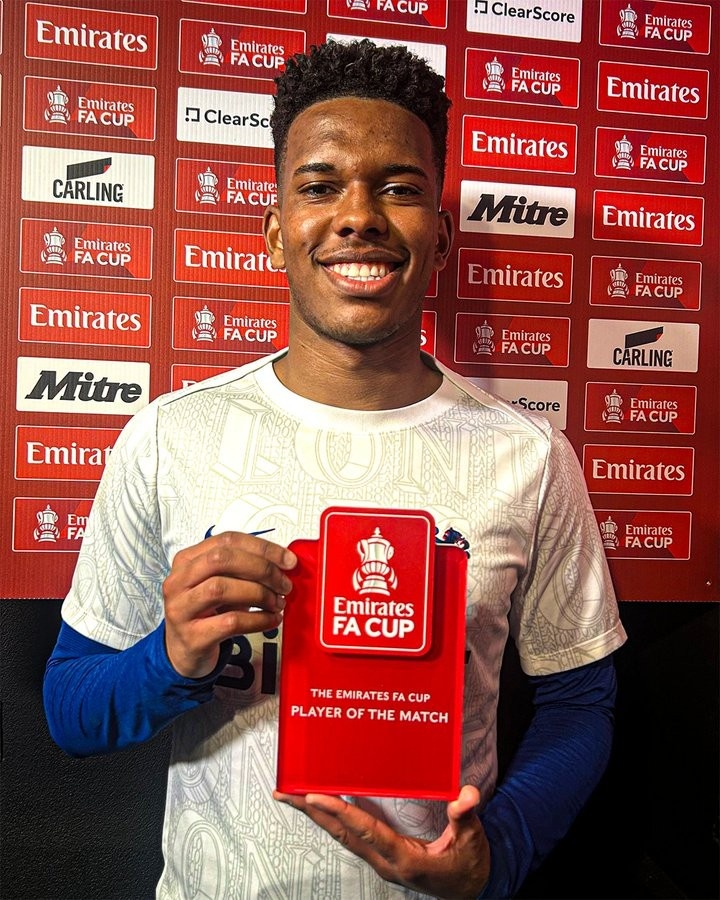 传射建功！官方：18岁埃斯特旺当选切尔西vs维尔港全场MVP