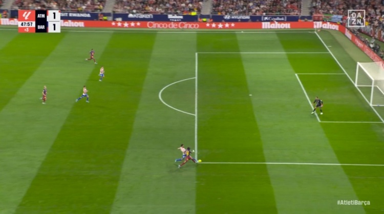 判罚分析机构：冈萨雷斯拉倒亚马尔破坏明显得分机会，因此直红