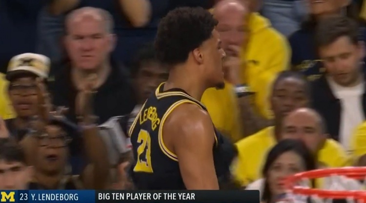 [最新爆料]不利消息！密歇根主力&热门秀伦德博格脚踝受伤走回