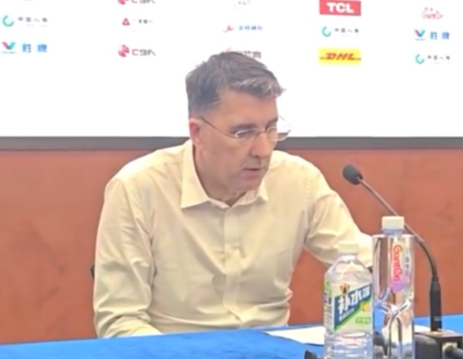 [中国篮球]媒体人：新疆男篮主帅格兰离任 助教姜正秀再次代理