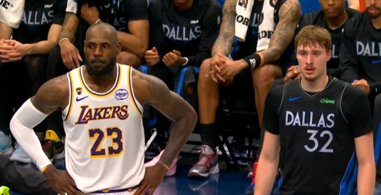 [体育简讯]詹姆斯谈弗拉格表现：作为✌️他的球迷和篮球爱好者