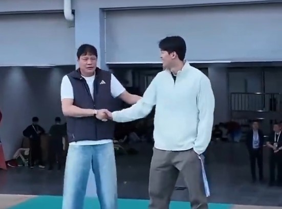 【每日资讯】吴越杯首轮对⬅️决将拉开大幕，范志毅和汪顺现身揭