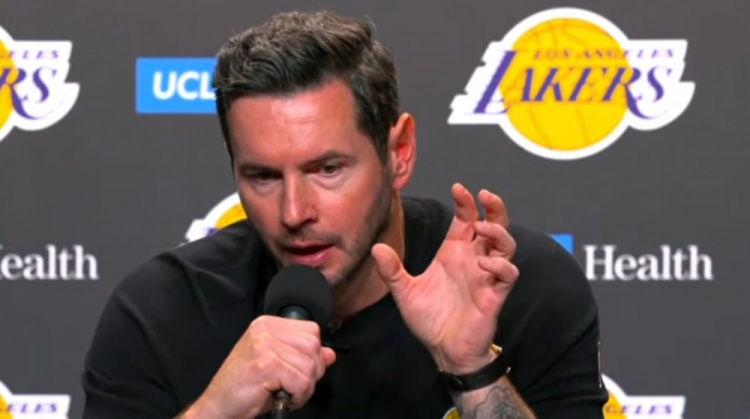 【新闻现场】【完整版】雷迪克赛后❗：詹姆斯展现领导力 球队正