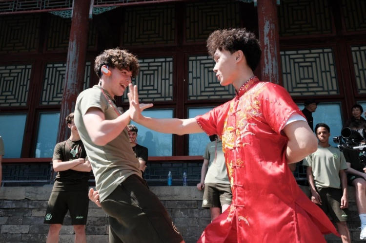 [赛程更新]狼队青年队在中国参加英超⚽⬅️青年杯，小将们到颐