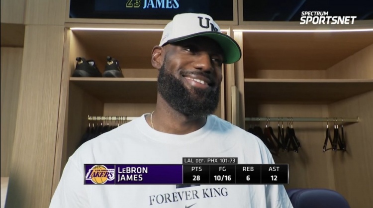 【球迷看点】詹姆斯：最近三场我的个人数据听起来很酷 不过我宁