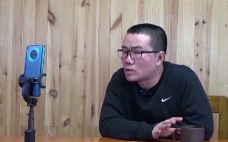 [徐静雨]评球观点总反复横跳！徐静雨：我依据球员的客观表现 