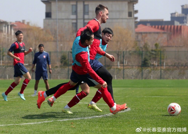 [精彩资讯]亚泰将士基地潜心备战 16日兵发佛山