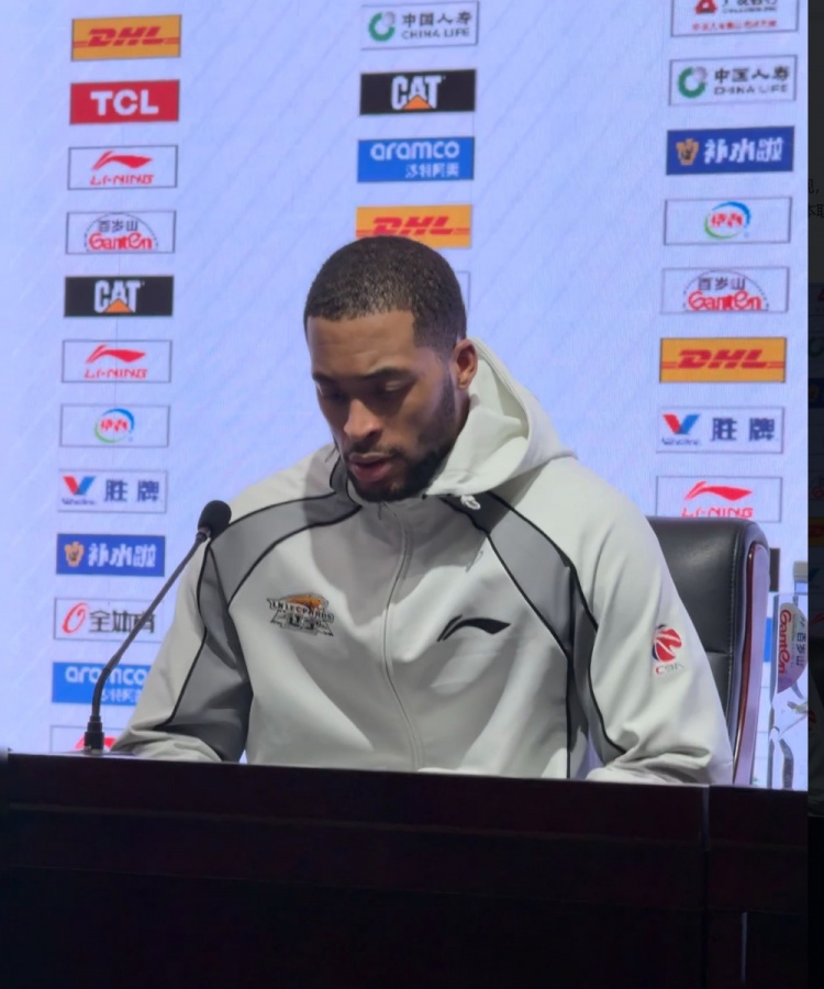 [体育简讯]25分15板！莱迪：只是做本职工作 CBA比德甲强度更大更激烈(图1)