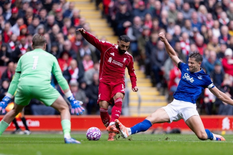 [体育报道]传足胜负彩第26063看点：英超争冠天王山 曼城