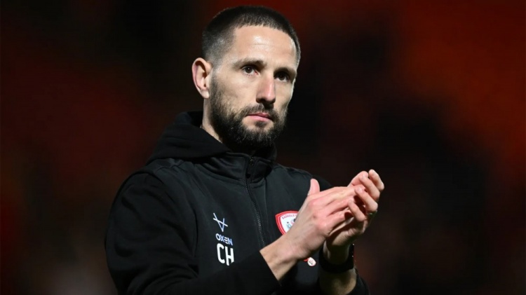 【精彩资讯】巴恩斯利官方：主帅康纳·霍里哈内将在本赛季结束后