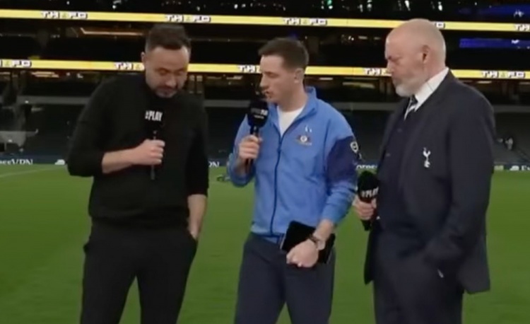 【即时资讯】德泽尔比：西蒙斯能在我麾下踢球⬆️是他的幸运，毕