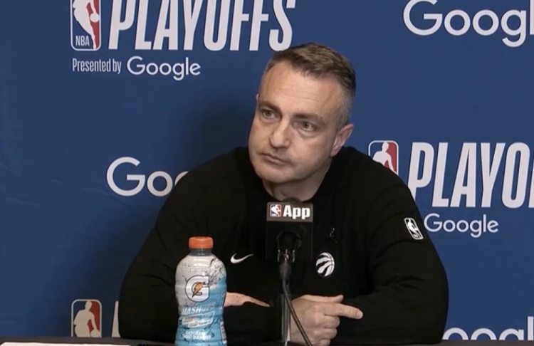 [要闻速递]✌️【完❕整版】⬇️猛龙主帅：对18次失误负全责