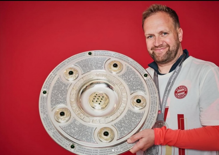 【新闻现场】图片报：对阵巴黎的首回合比赛，助教丹克斯将代替孔