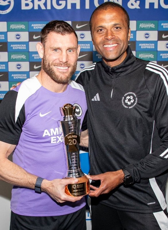 PFA向40岁米尔纳颁发纪念奖杯，祝贺其打破英超历史出场纪录