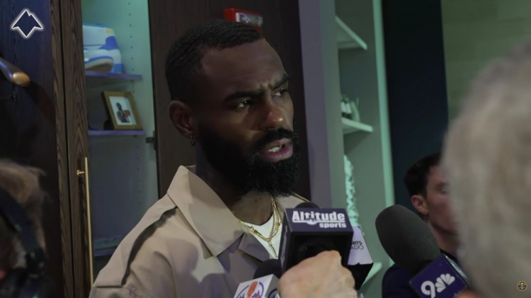 [精彩资讯]【完整版】小哈达威：首节过后我们情绪过于高涨 开