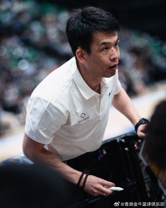 香港金牛夺冠之夜图集①｜看图，感受冠军夜的氛围