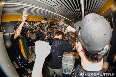 香港金牛夺冠之夜图集②｜夺冠时刻——激动