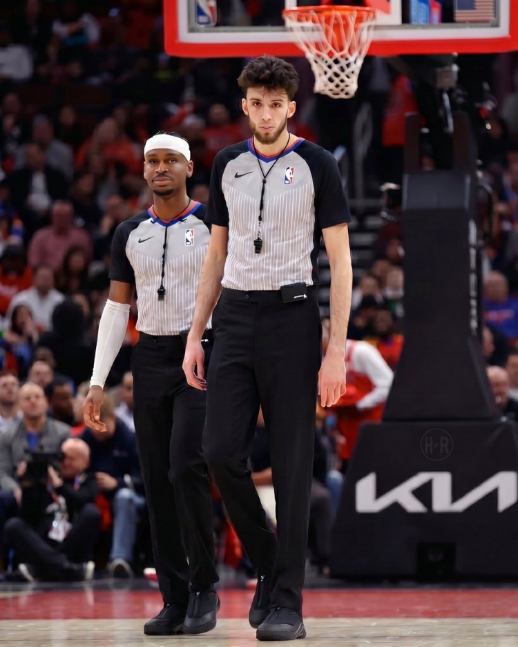 【赛事新鲜事】美蜜：联盟承认布克是对的但罚他钱？我宣布G3裁