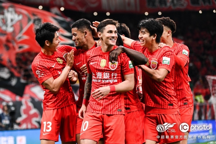 上海海港4比0武汉三镇，感谢球迷们不遗余力的呐喊助威