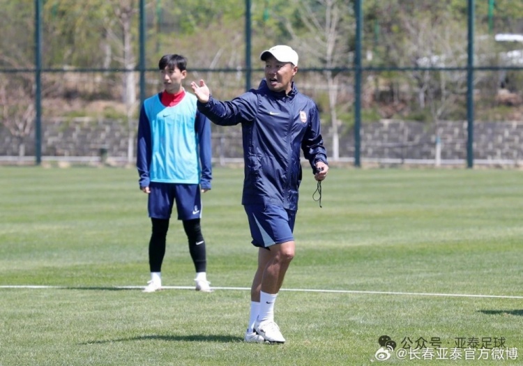 [体育世界]亚泰将士兵发宁波 开启5月两连客之旅
