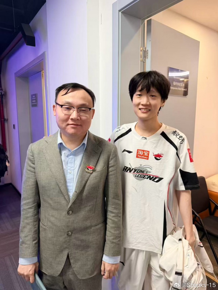 【万博电竞】井盖不在裸泳?西卡:一号种子突然变成臭蛆,8成是教练组的问题