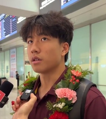 【体育直击】谢晋：主力或替补取决于教练，比赛虽然输了但我们以