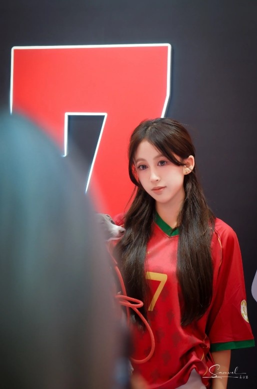 【今日体讯】韦世豪个人潮牌快闪店开业，费利⚾佩、胡荷韬等多位蓉城队友捧场(图3)
