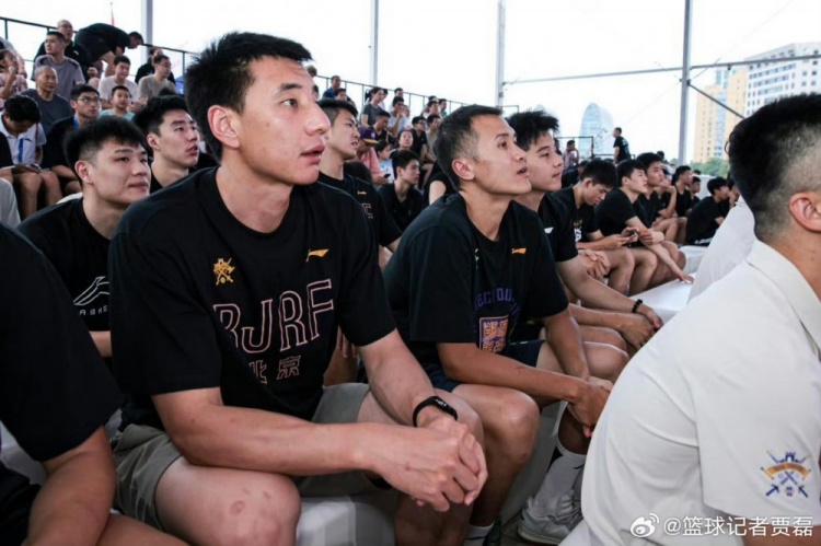 韩硕&张兆旭出席西城争霸赛开幕式 北控新帅哈里斯很快和球队会合
