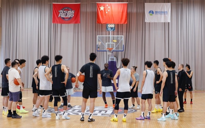 🦁新帅就位，即刻开练！广州龙狮全新教练组开启首堂训练课