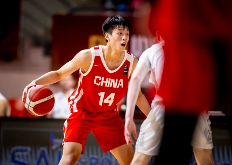 决赛输22板！媒体人：U18男篮亚洲杯多场比赛输篮板 问题亟需总结