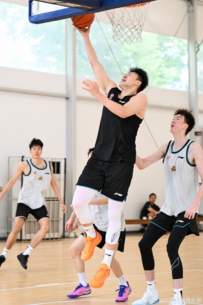 [体坛热讯]广厦✨男篮夏训进行时！备战青岛夏季联赛(图2)
