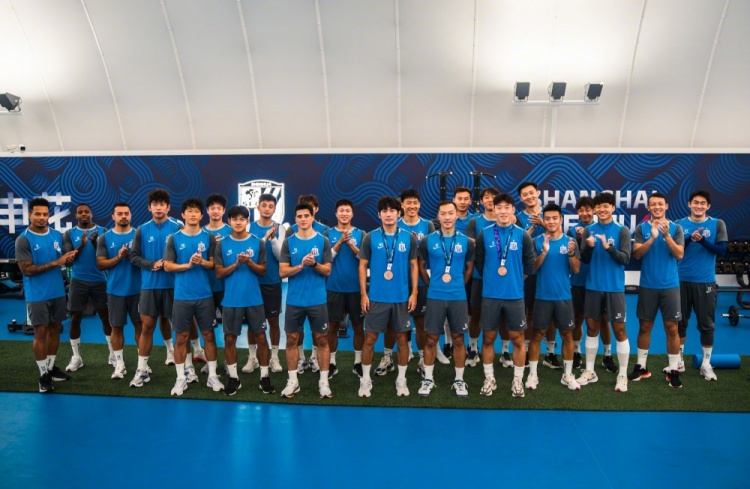 欢迎三位亚运男足队员吴曦、朱辰杰、杨皓宇载誉归队👏